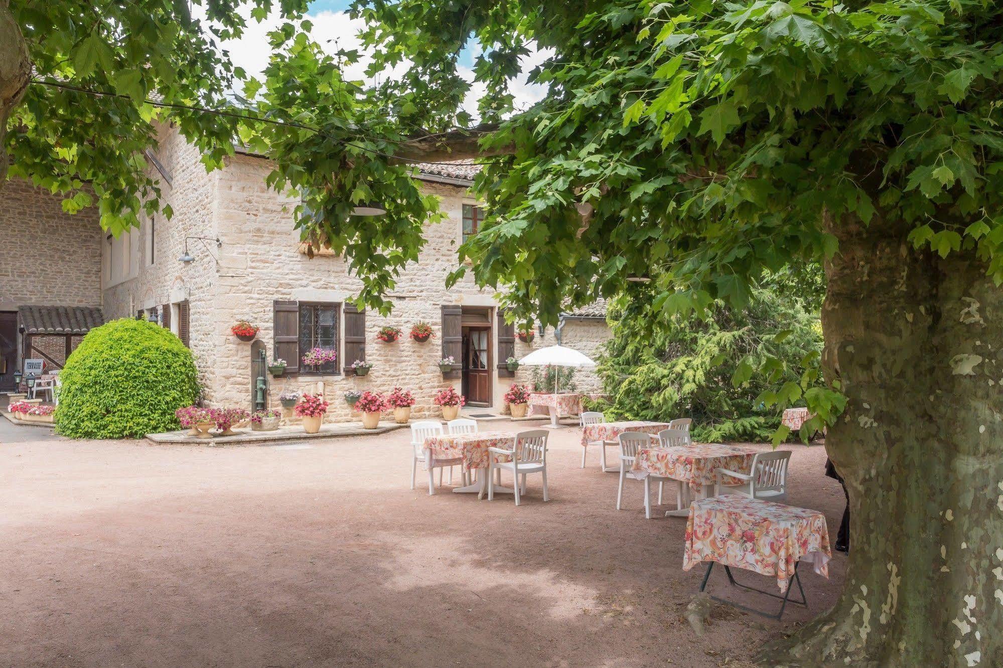 Logis Hotel Les Platanes Reyssouze Luaran gambar